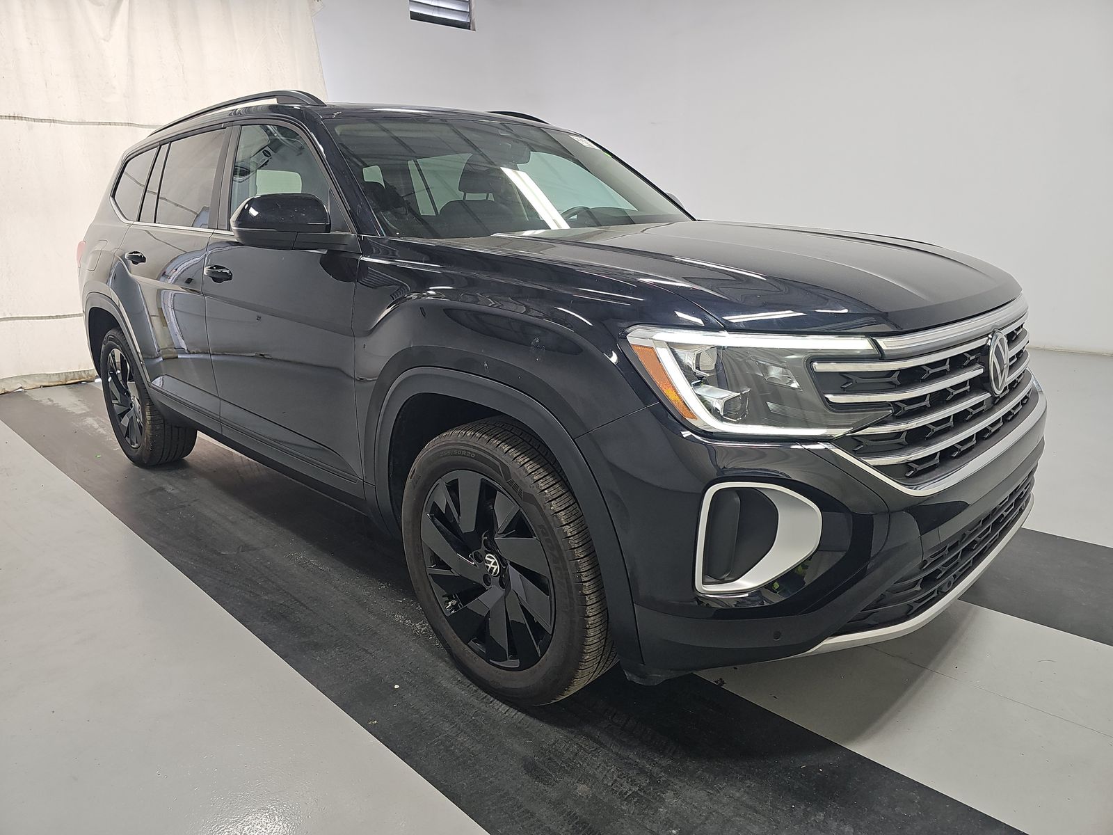 2025 Volkswagen Atlas 2.0T SE FWD