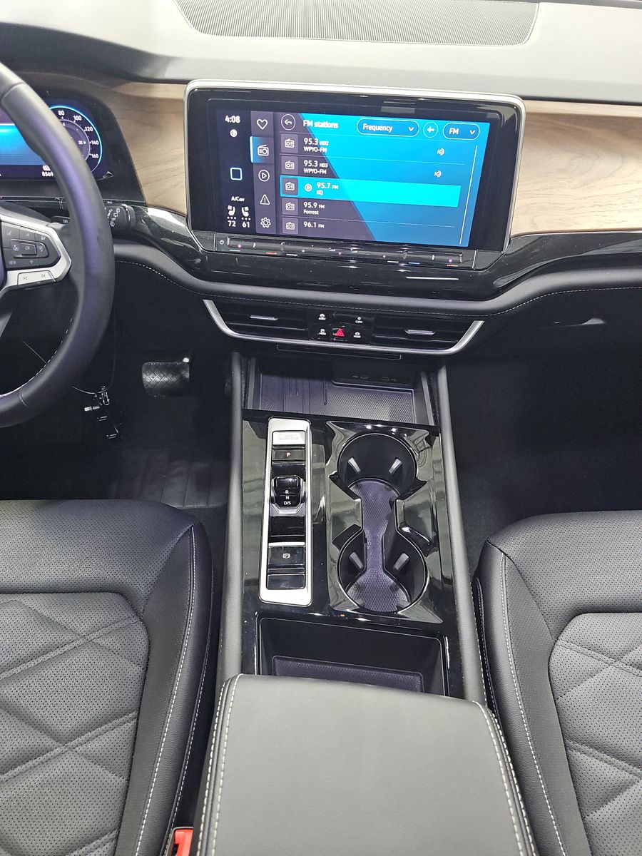 2025 Volkswagen Atlas 2.0T SE FWD