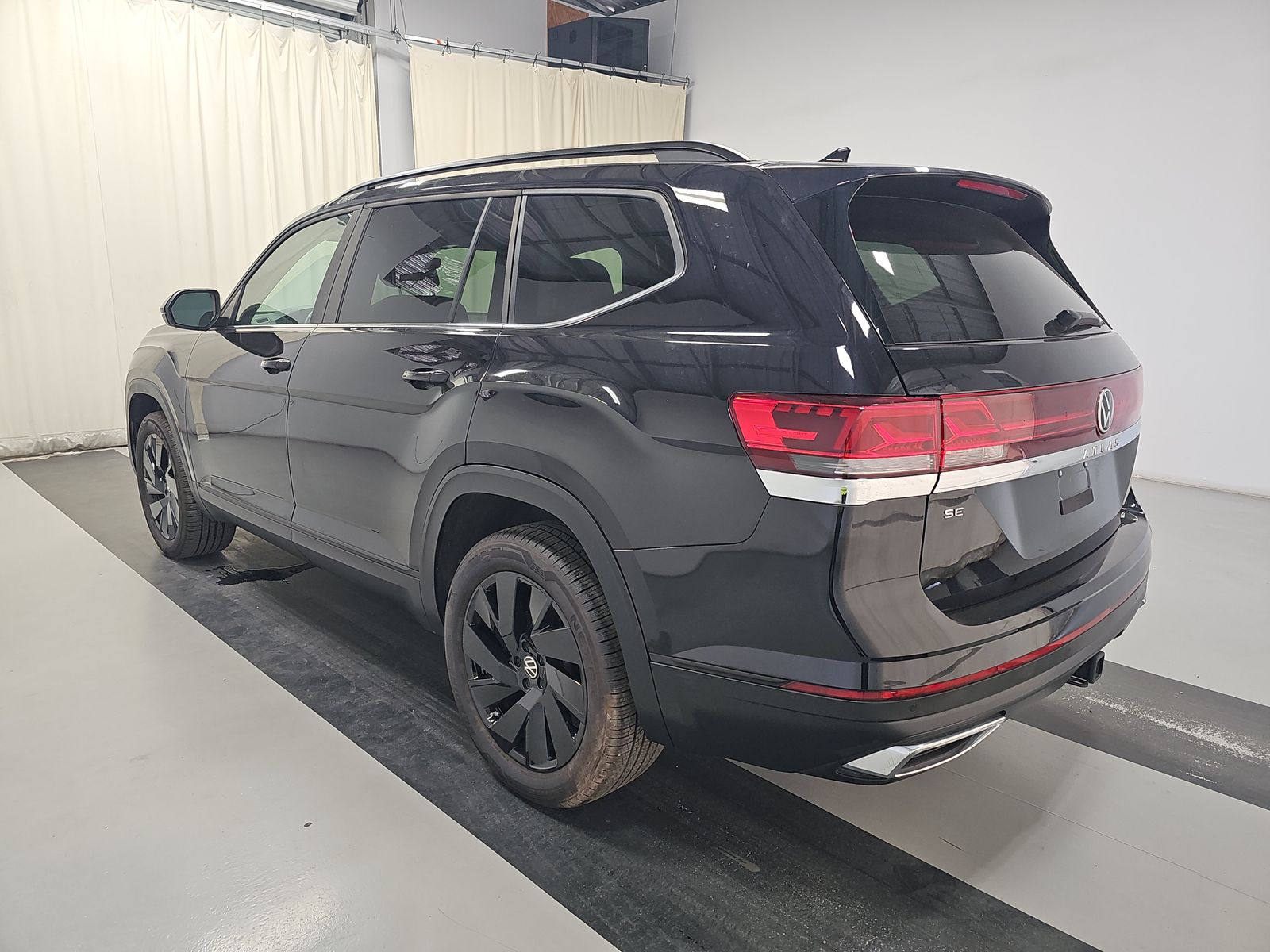 2025 Volkswagen Atlas 2.0T SE FWD