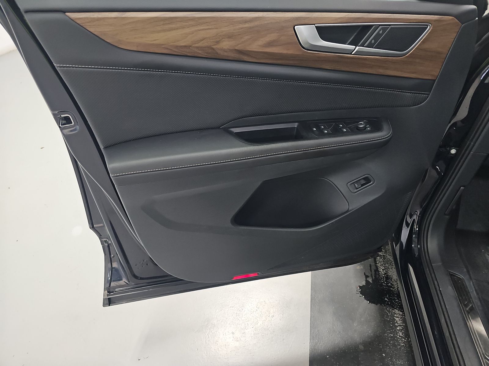 2025 Volkswagen Atlas 2.0T SE FWD