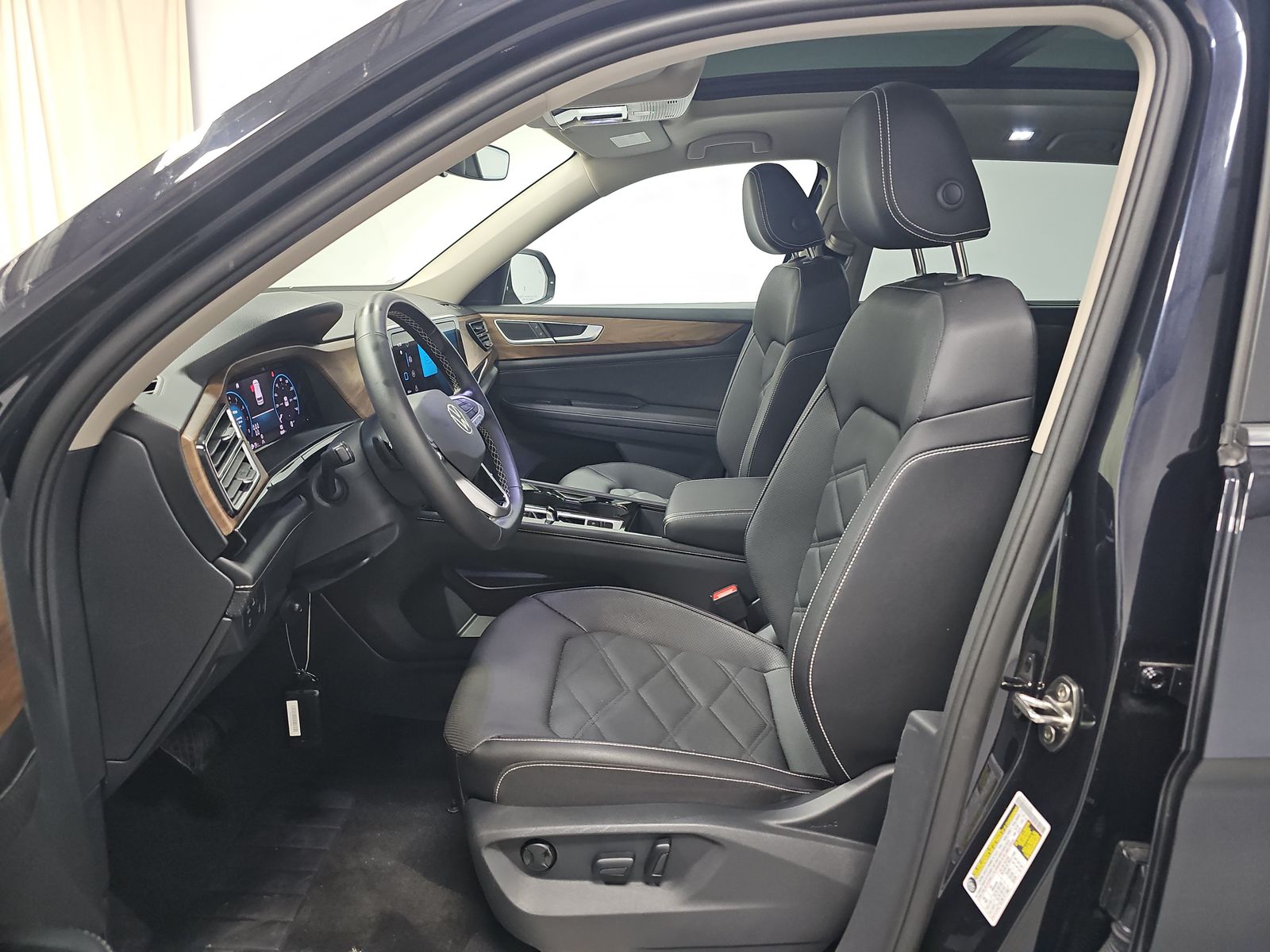 2025 Volkswagen Atlas 2.0T SE FWD