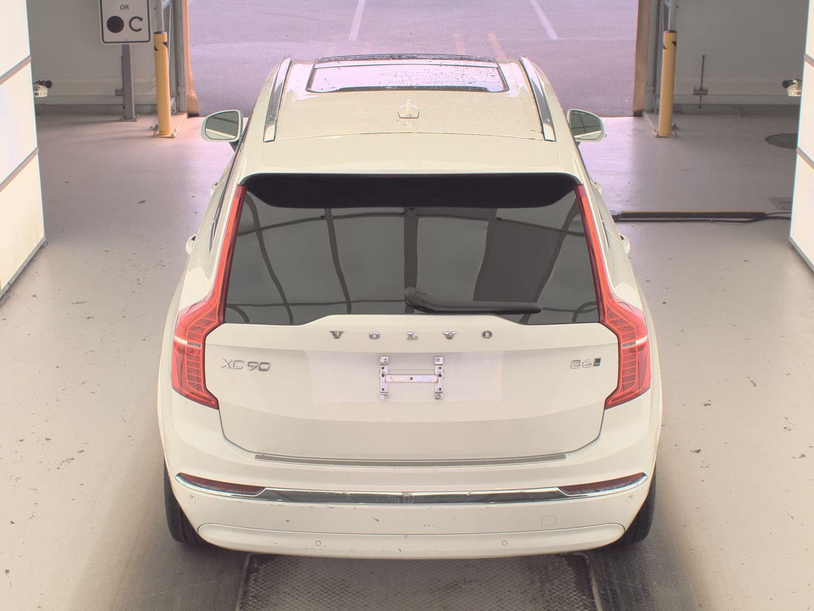 2023 Volvo XC90 B6 Plus AWD