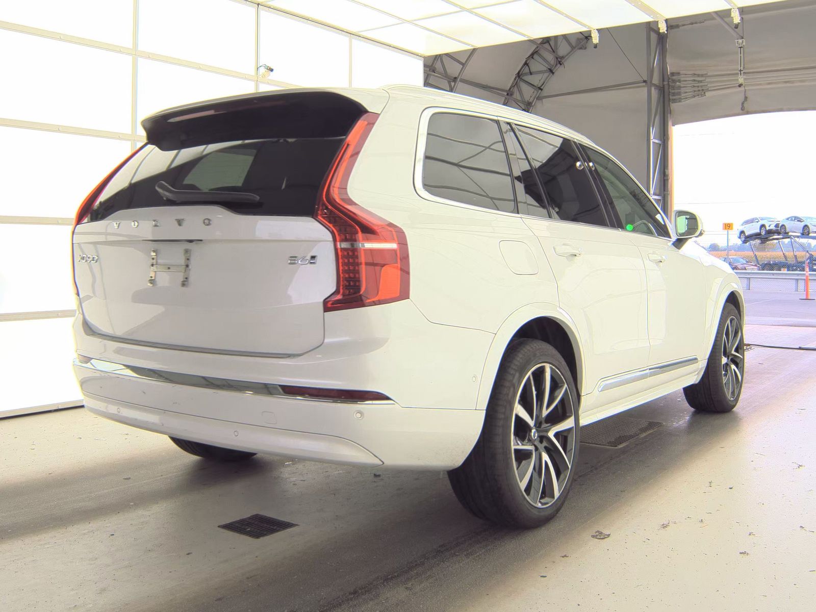 2023 Volvo XC90 B6 Plus AWD