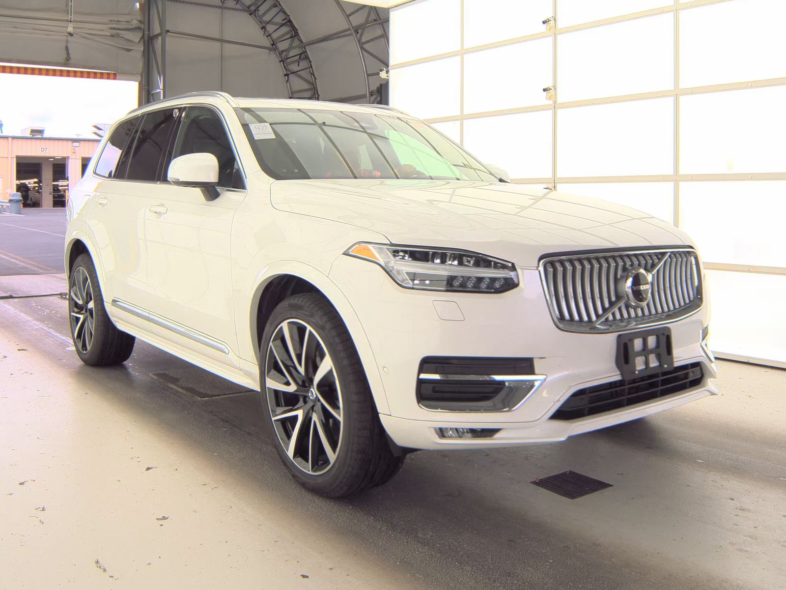 2023 Volvo XC90 B6 Plus AWD