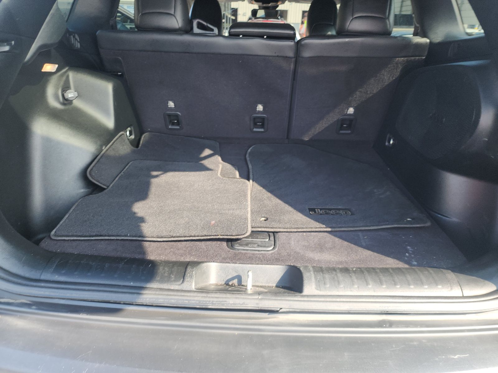 2019 Jeep Cherokee Limited FWD