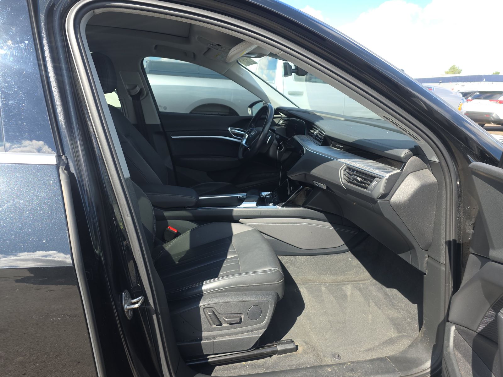 2021 Audi e-tron Premium AWD