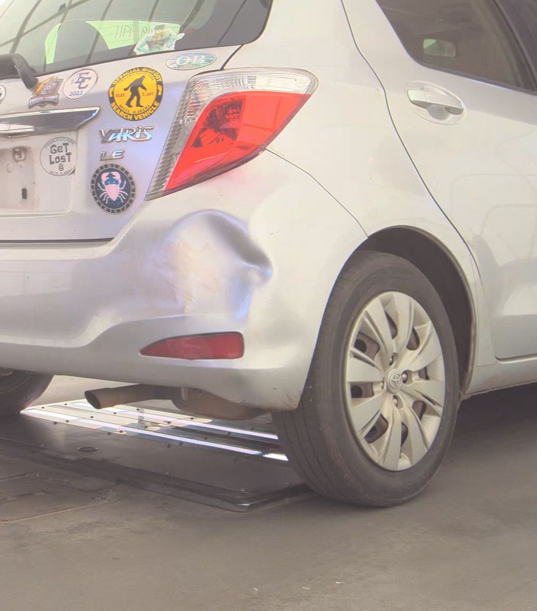 2012 Toyota Yaris LE FWD