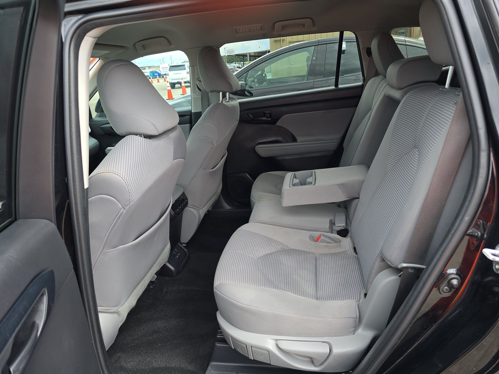 2022 Toyota Highlander L FWD