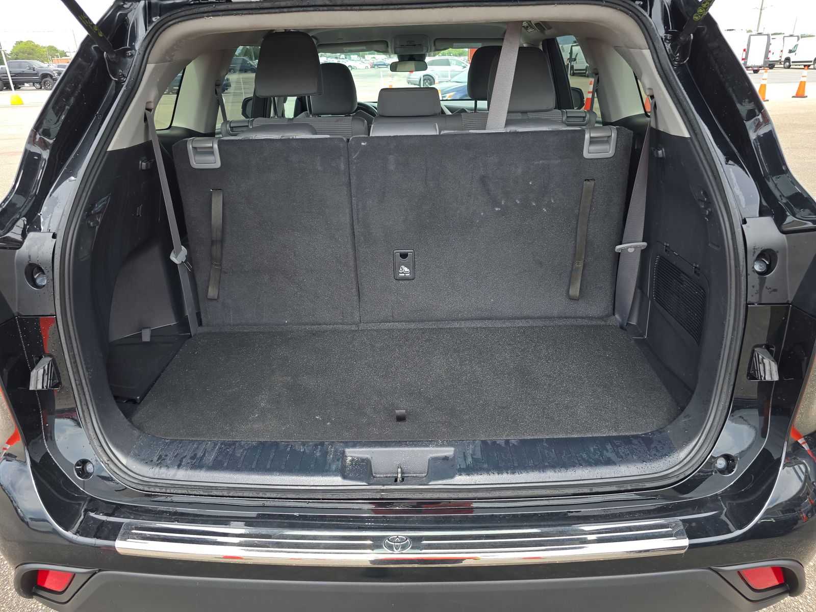 2022 Toyota Highlander L FWD