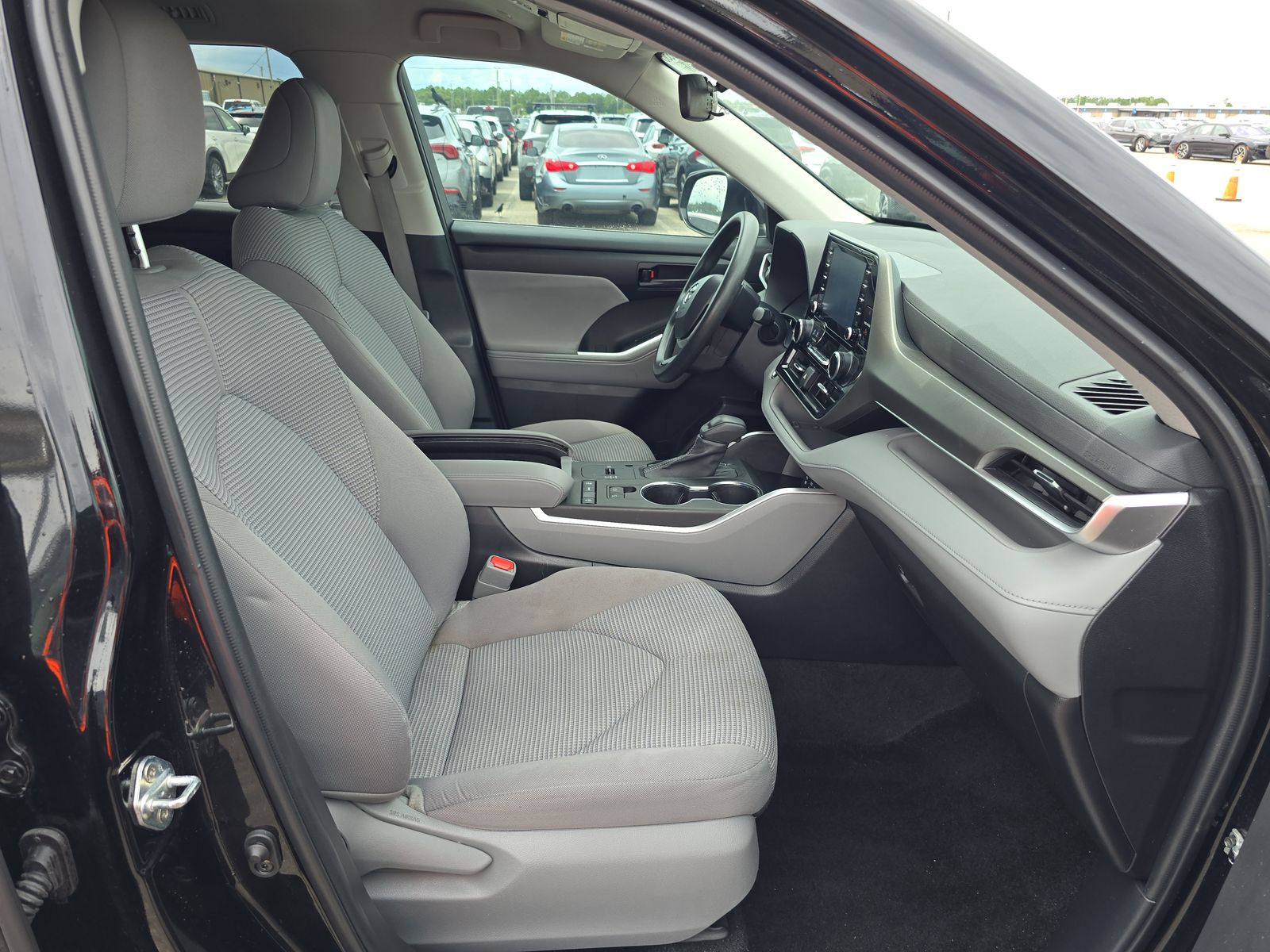 2022 Toyota Highlander L FWD