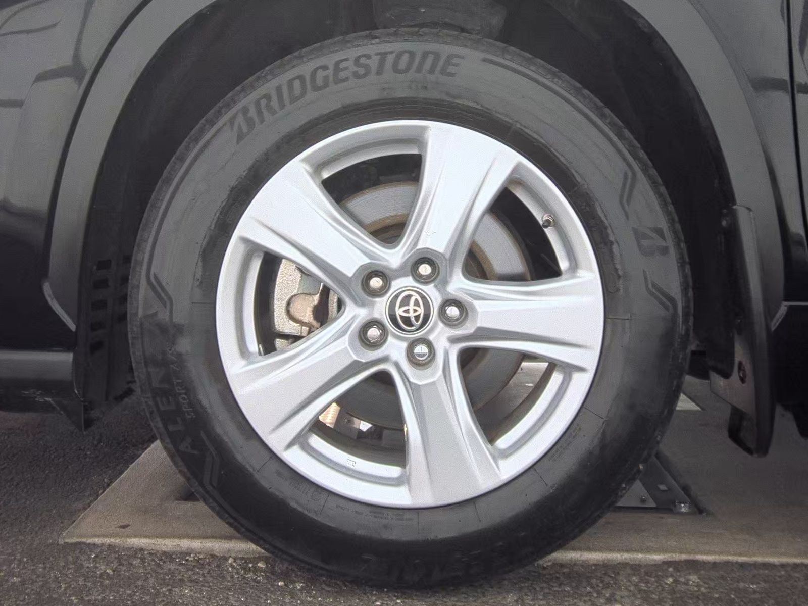 2022 Toyota Highlander L FWD