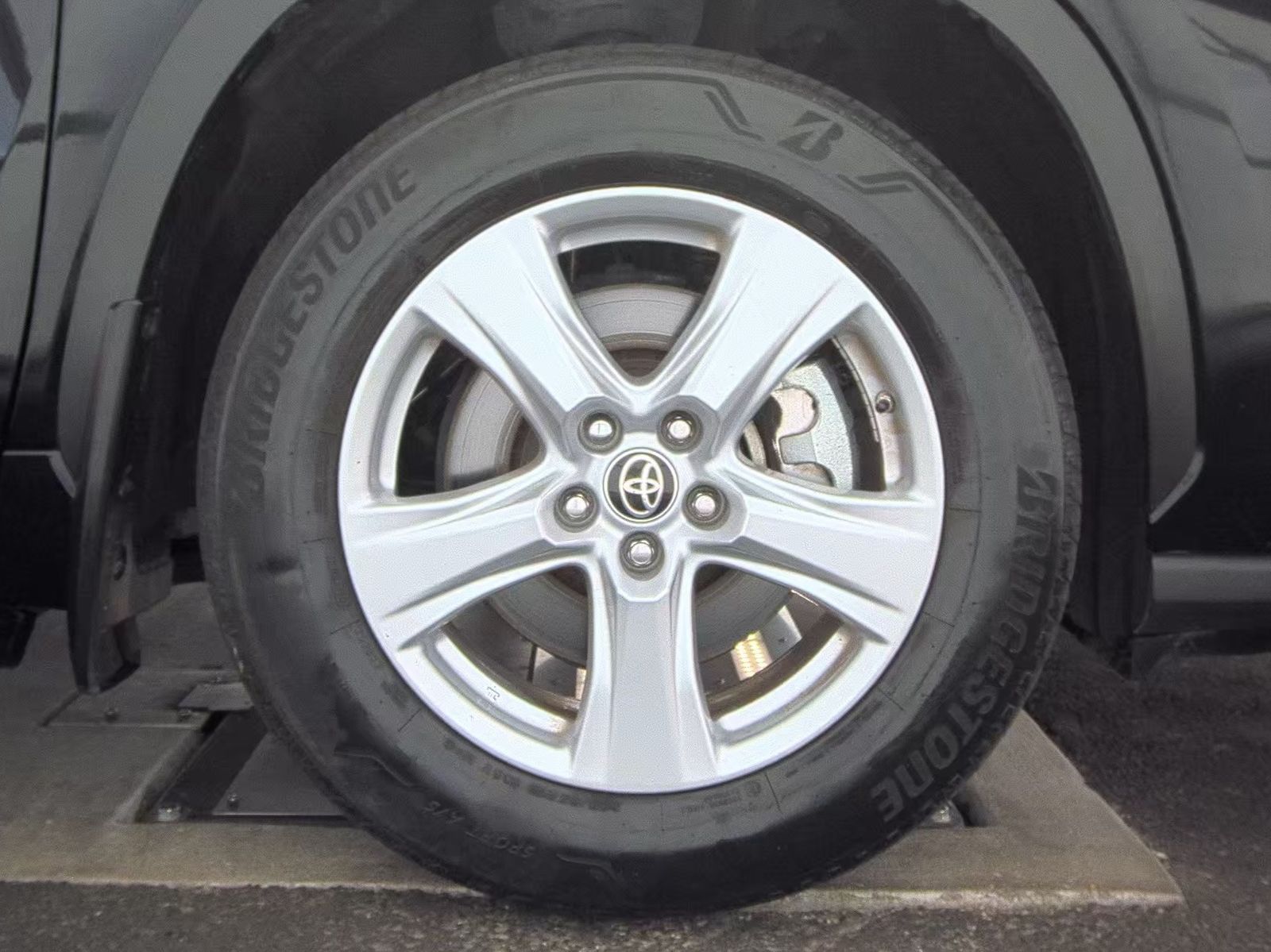 2022 Toyota Highlander L FWD