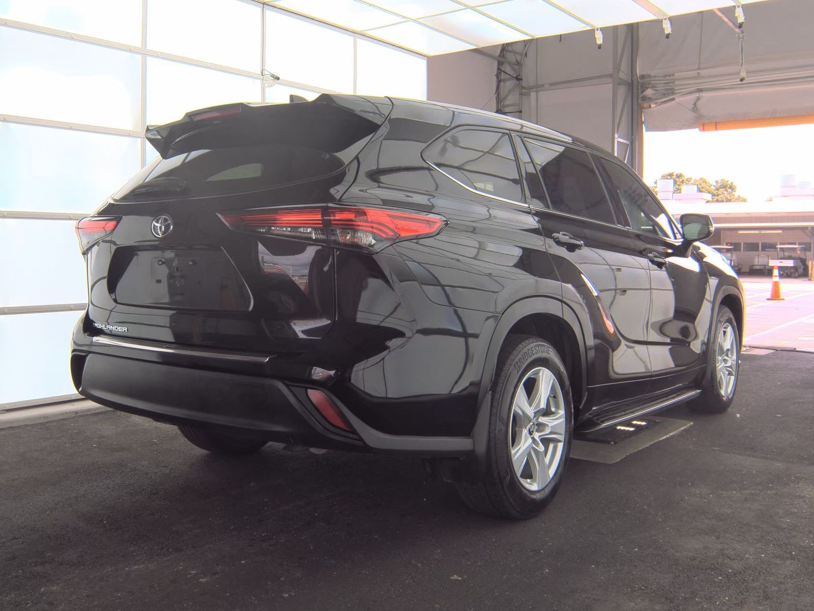 2022 Toyota Highlander L FWD