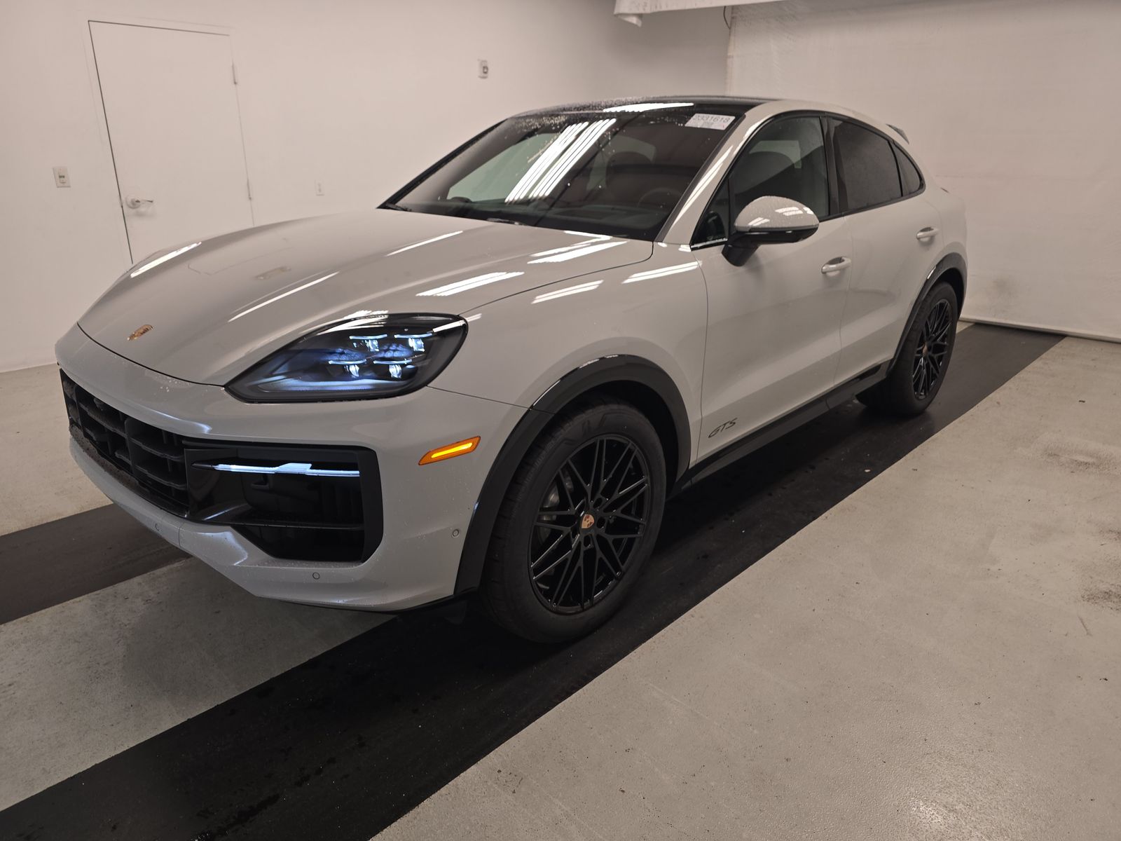2025 Porsche Cayenne Coupe GTS