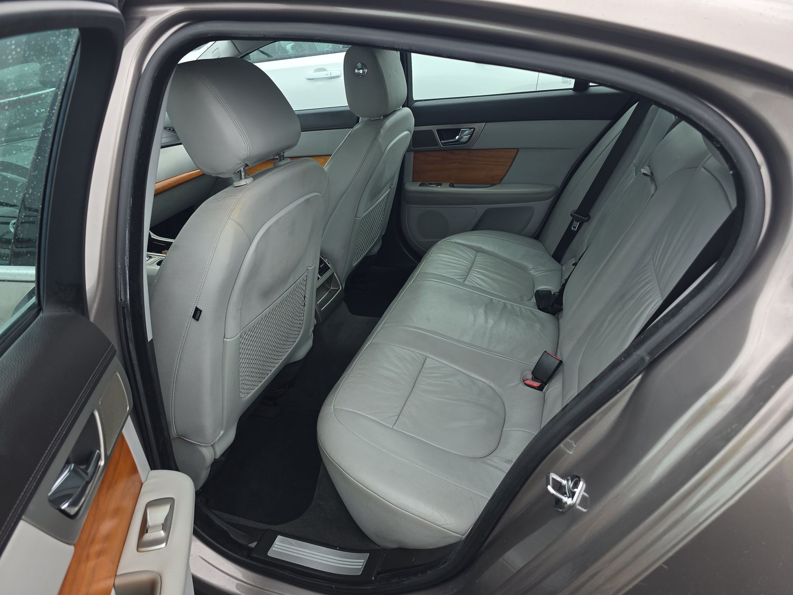 2010 Jaguar XF Luxury RWD