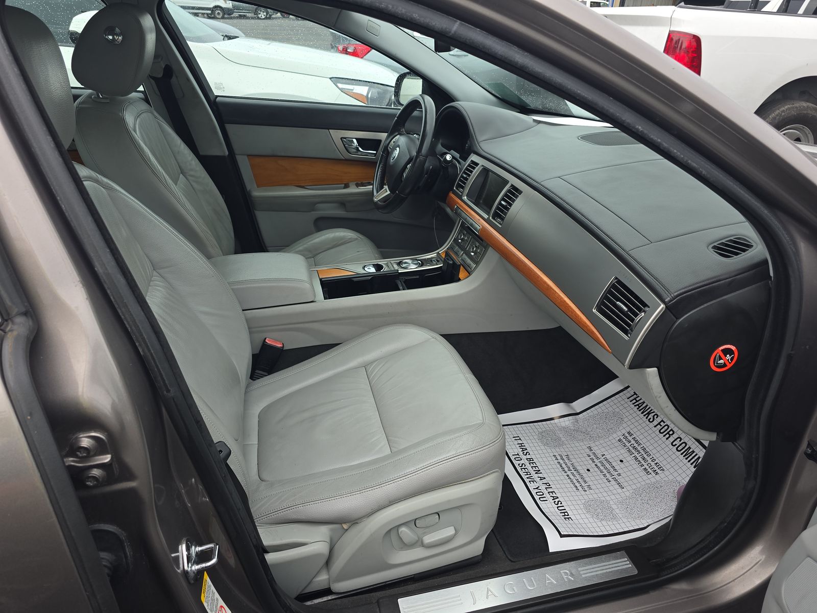 2010 Jaguar XF Luxury RWD