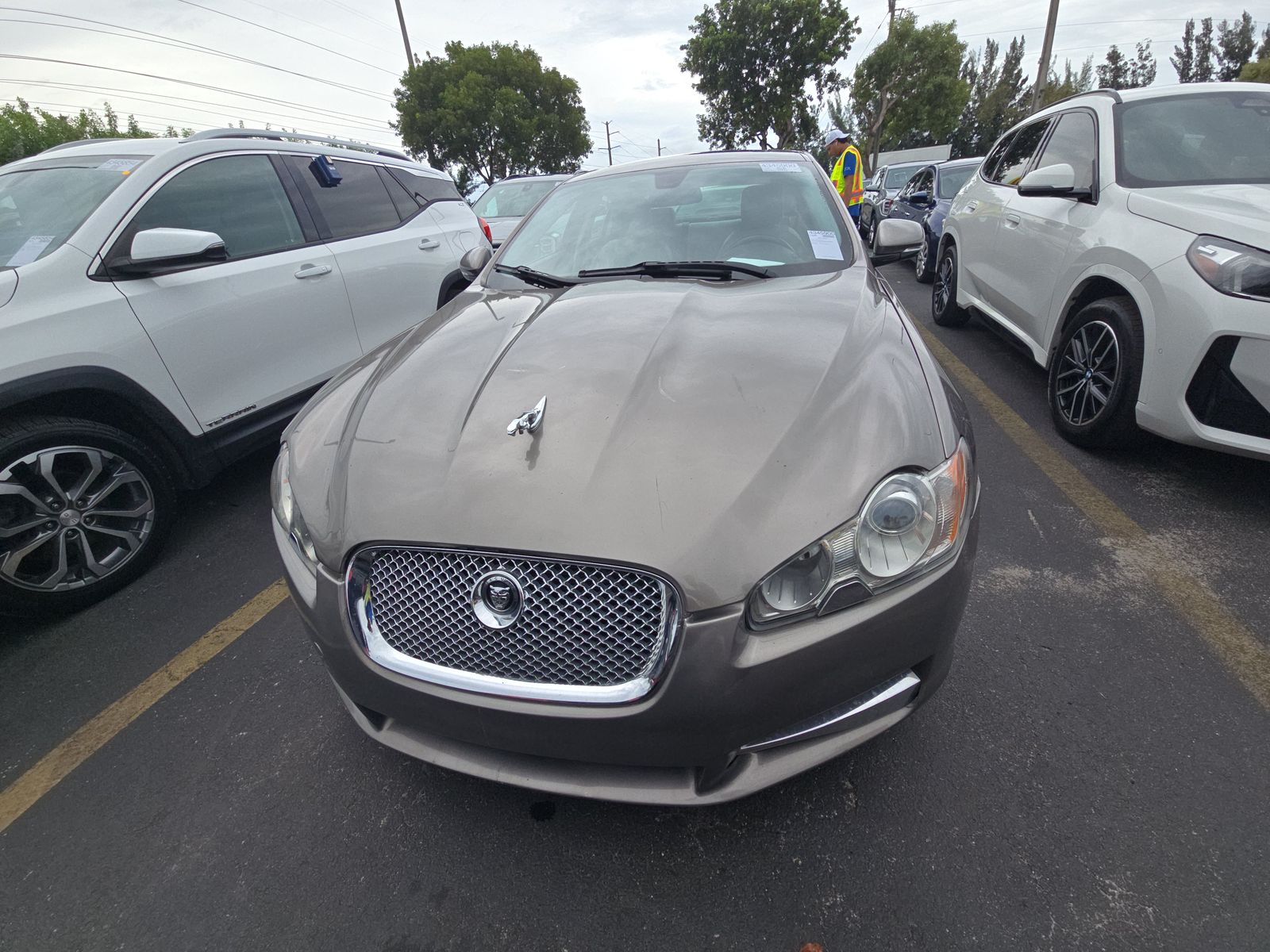2010 Jaguar XF Luxury RWD