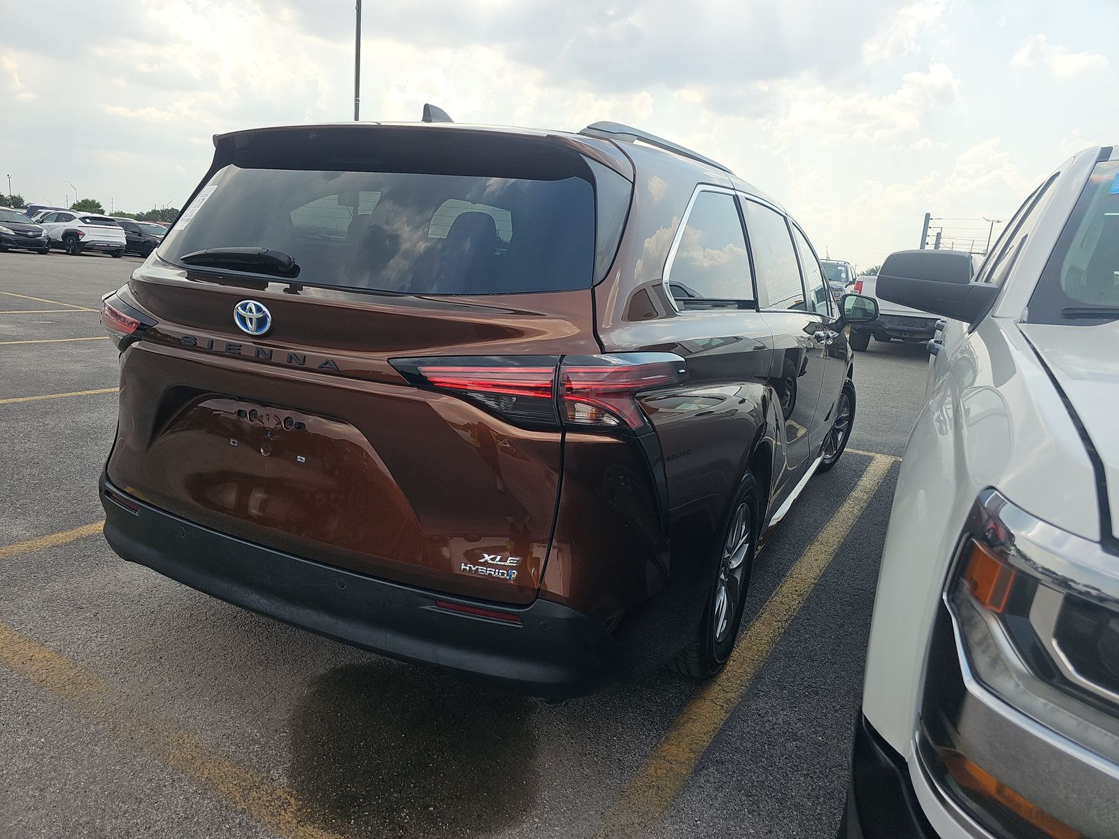 2022 Toyota Sienna XLE FWD