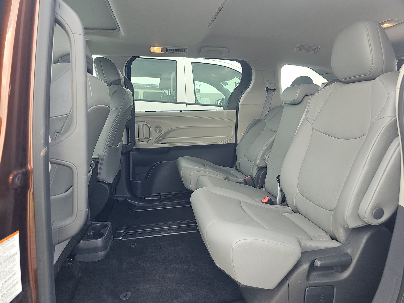 2022 Toyota Sienna XLE FWD