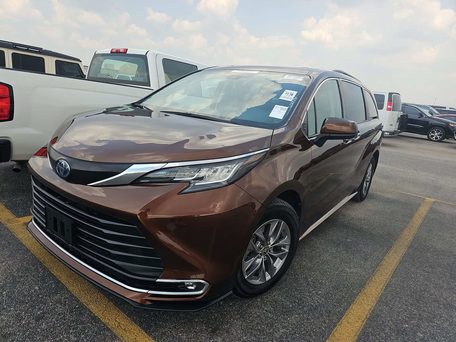 2022 Toyota Sienna XLE FWD