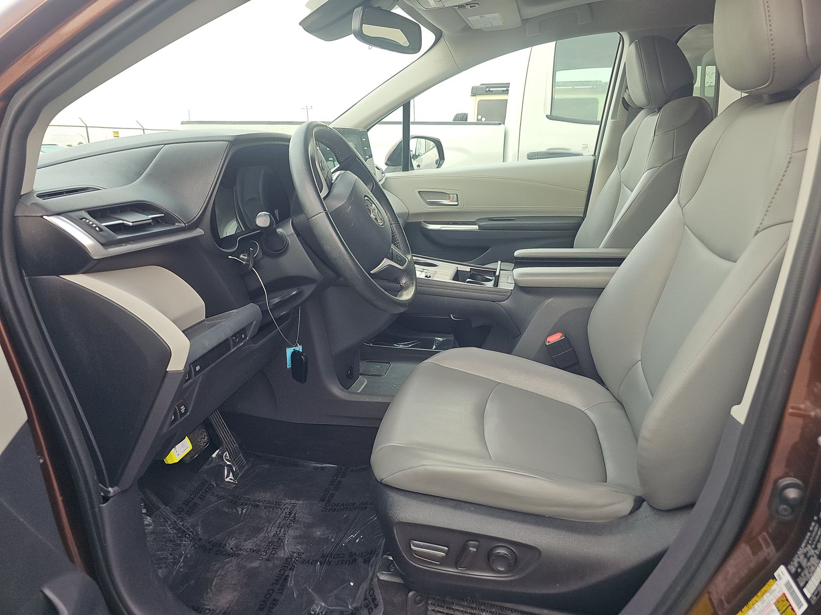 2022 Toyota Sienna XLE FWD