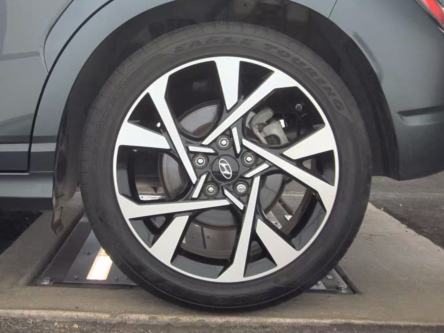 2023 Hyundai Kona Limited FWD