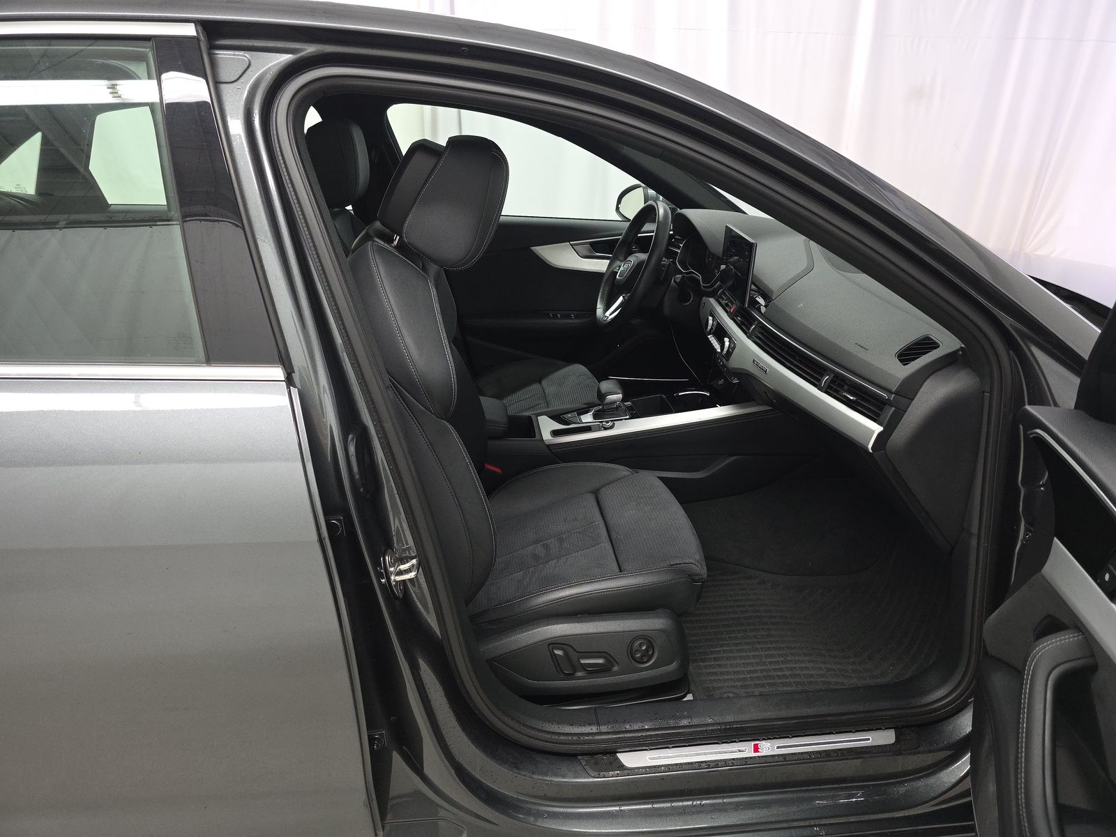 2022 Audi A4 S line Premium Plus AWD