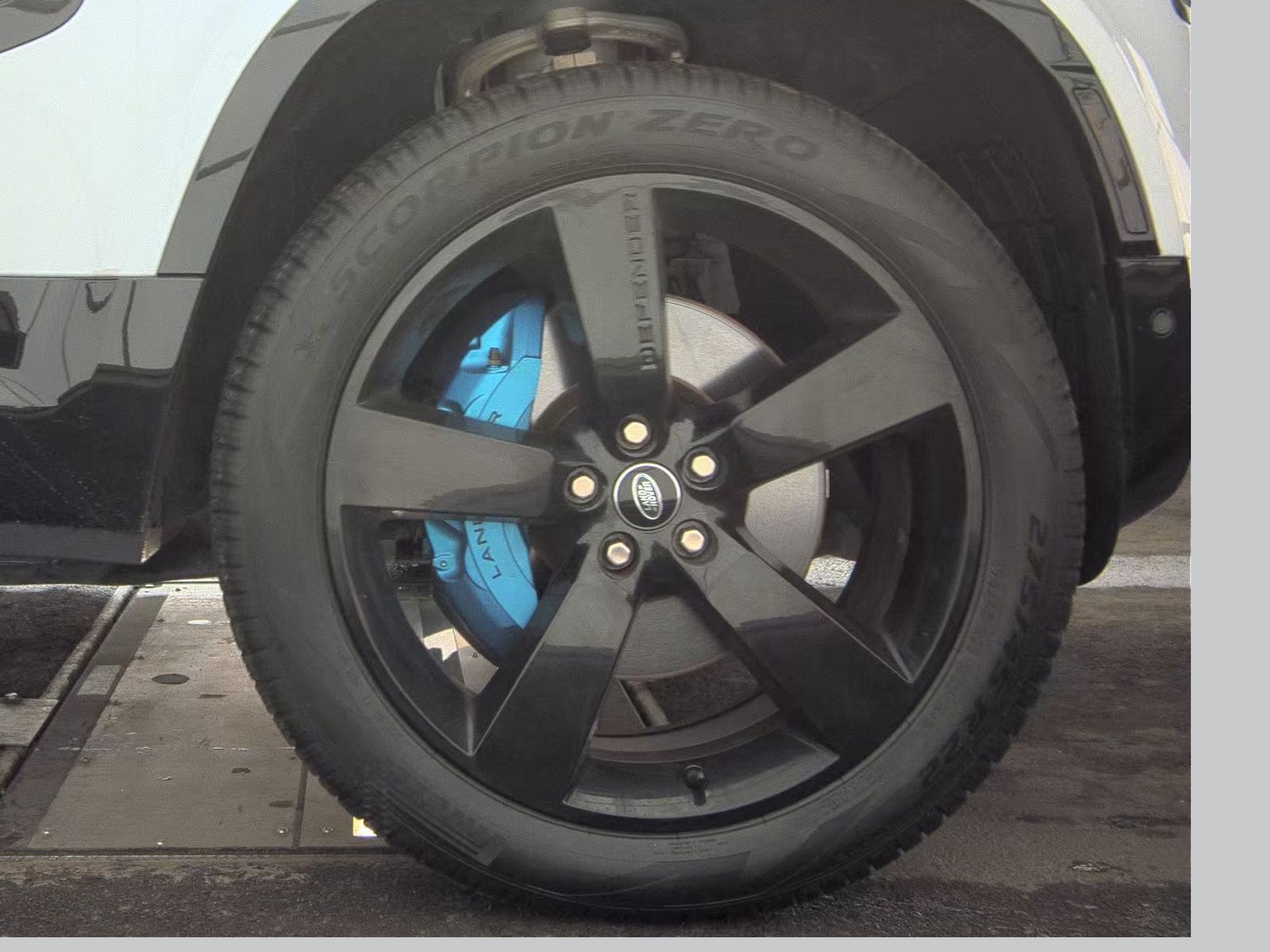 2022 Land Rover Defender 90 V8 Carpathian Edition AWD