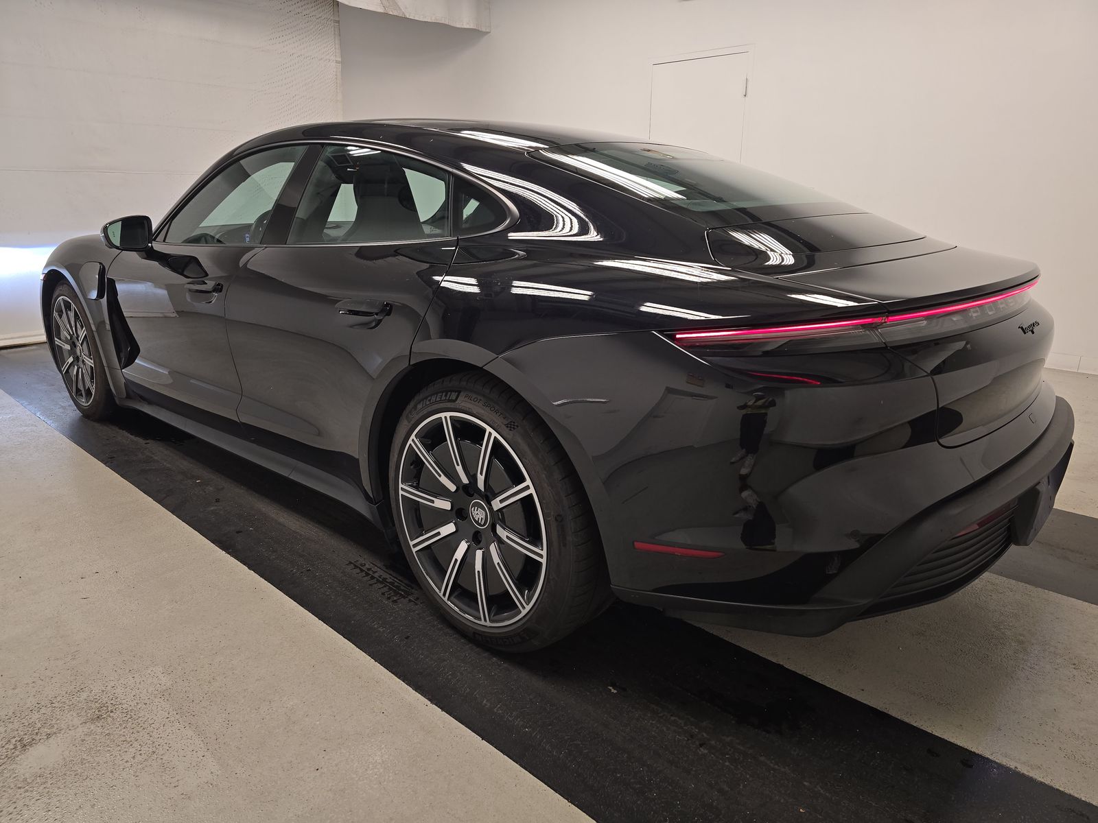 2022 Porsche Taycan Base RWD