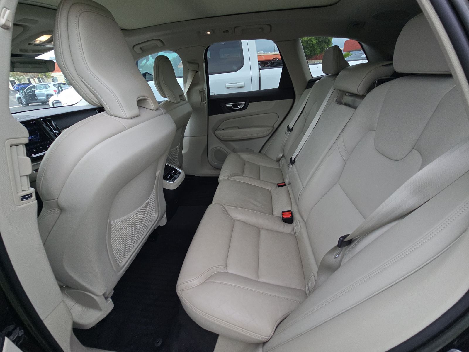 2022 Volvo XC60 B5 Inscription FWD