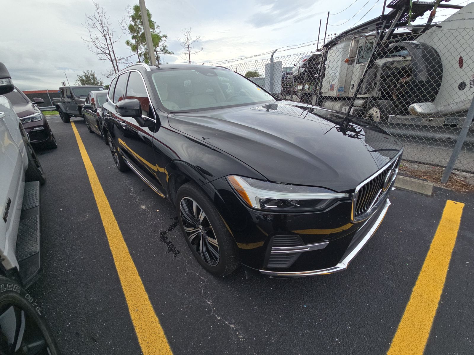 2022 Volvo XC60 B5 Inscription FWD