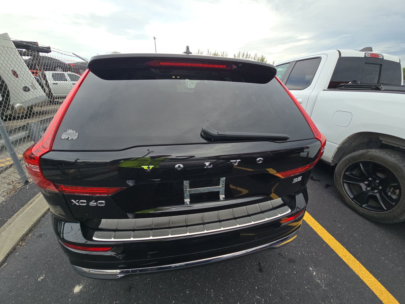 2022 Volvo XC60 B5 Inscription FWD