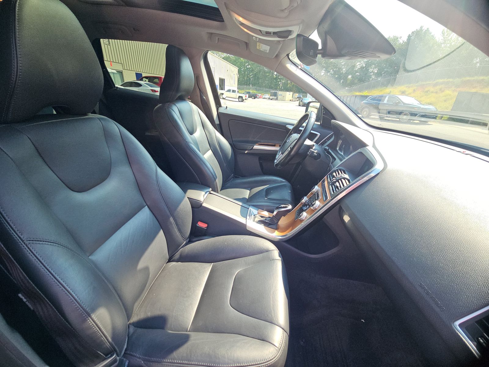 2017 Volvo XC60 T5 Inscription AWD