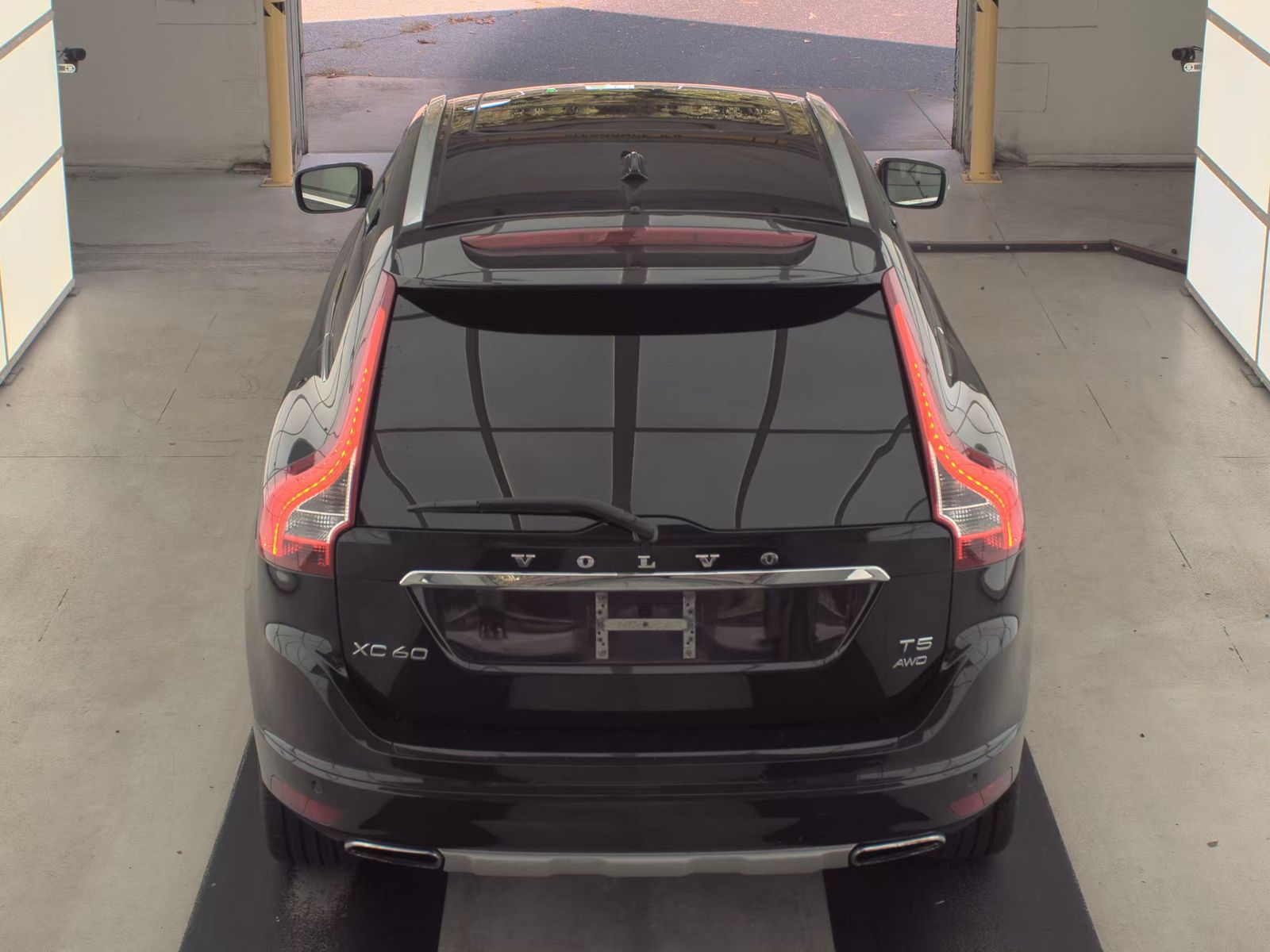 2017 Volvo XC60 T5 Inscription AWD