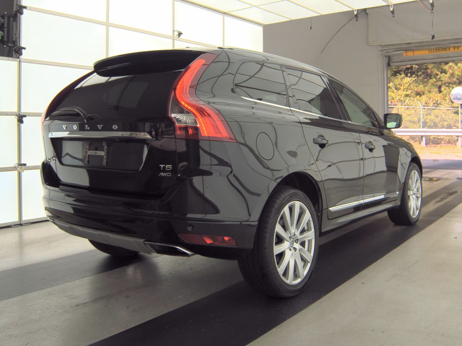2017 Volvo XC60 T5 Inscription AWD