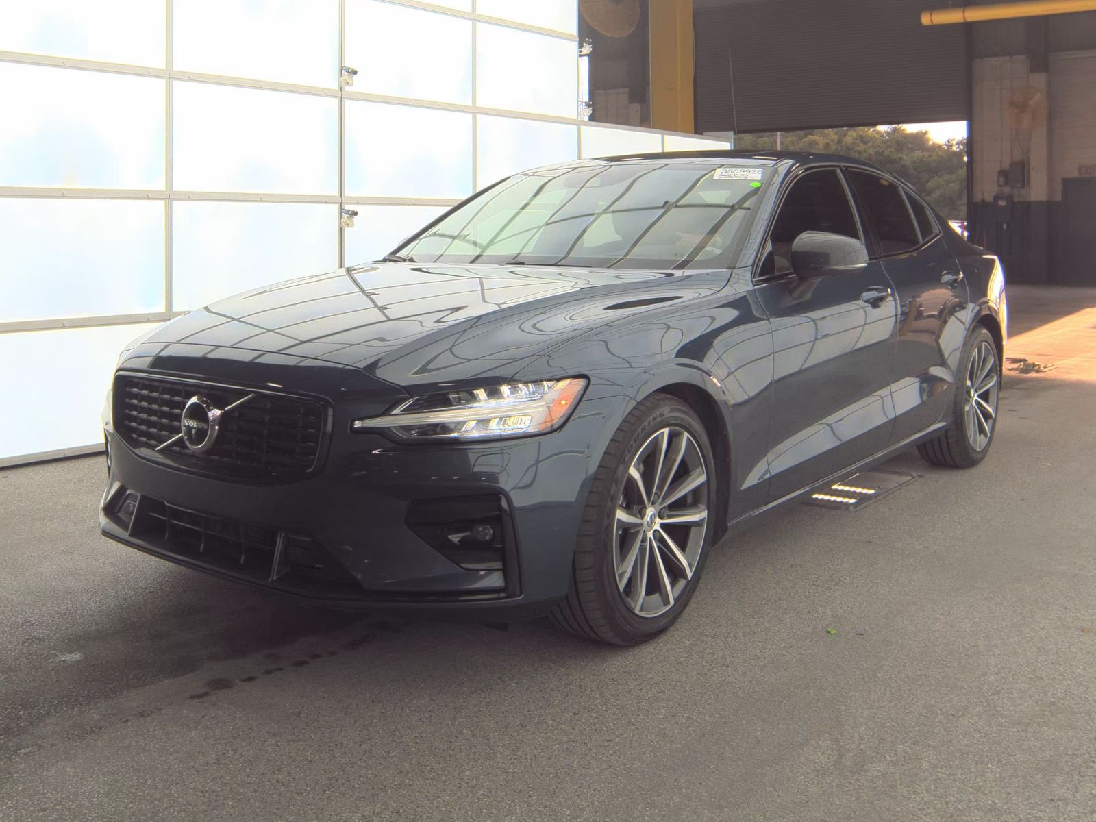 2022 Volvo S60 B5 Inscription FWD