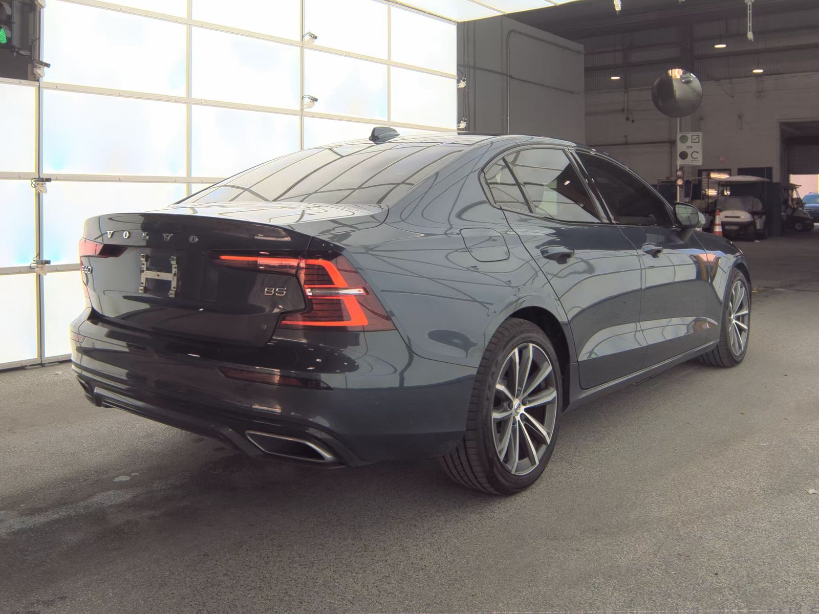 2022 Volvo S60 B5 Inscription FWD