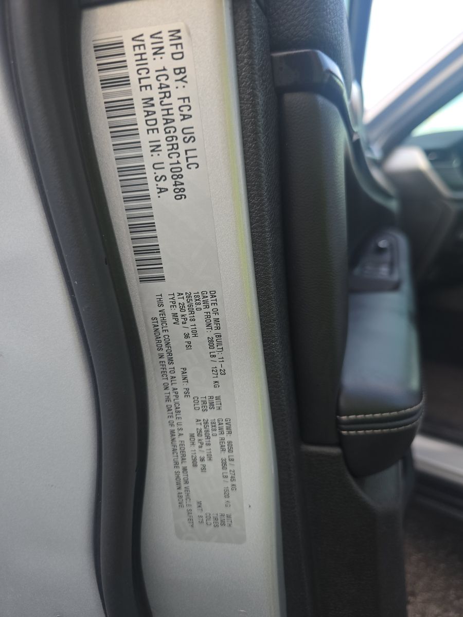 2024 Jeep Grand Cherokee Altitude AWD