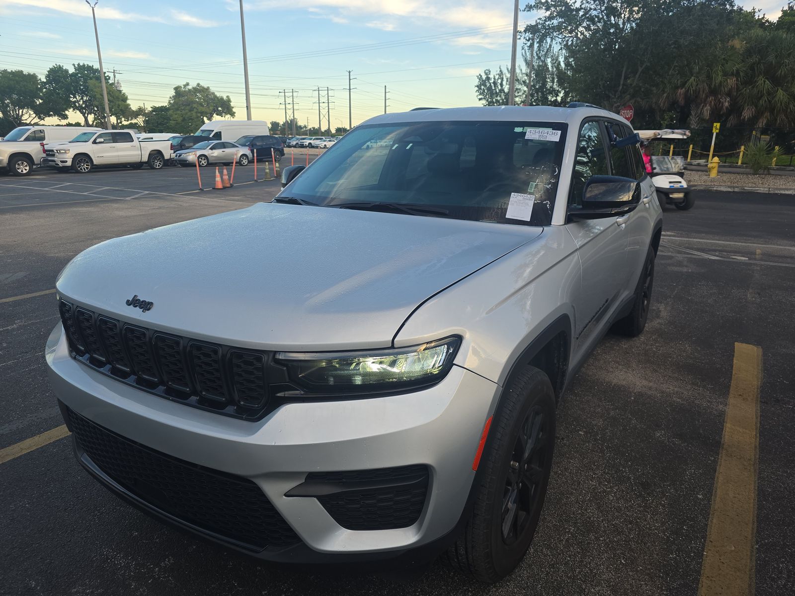 2024 Jeep Grand Cherokee Altitude AWD