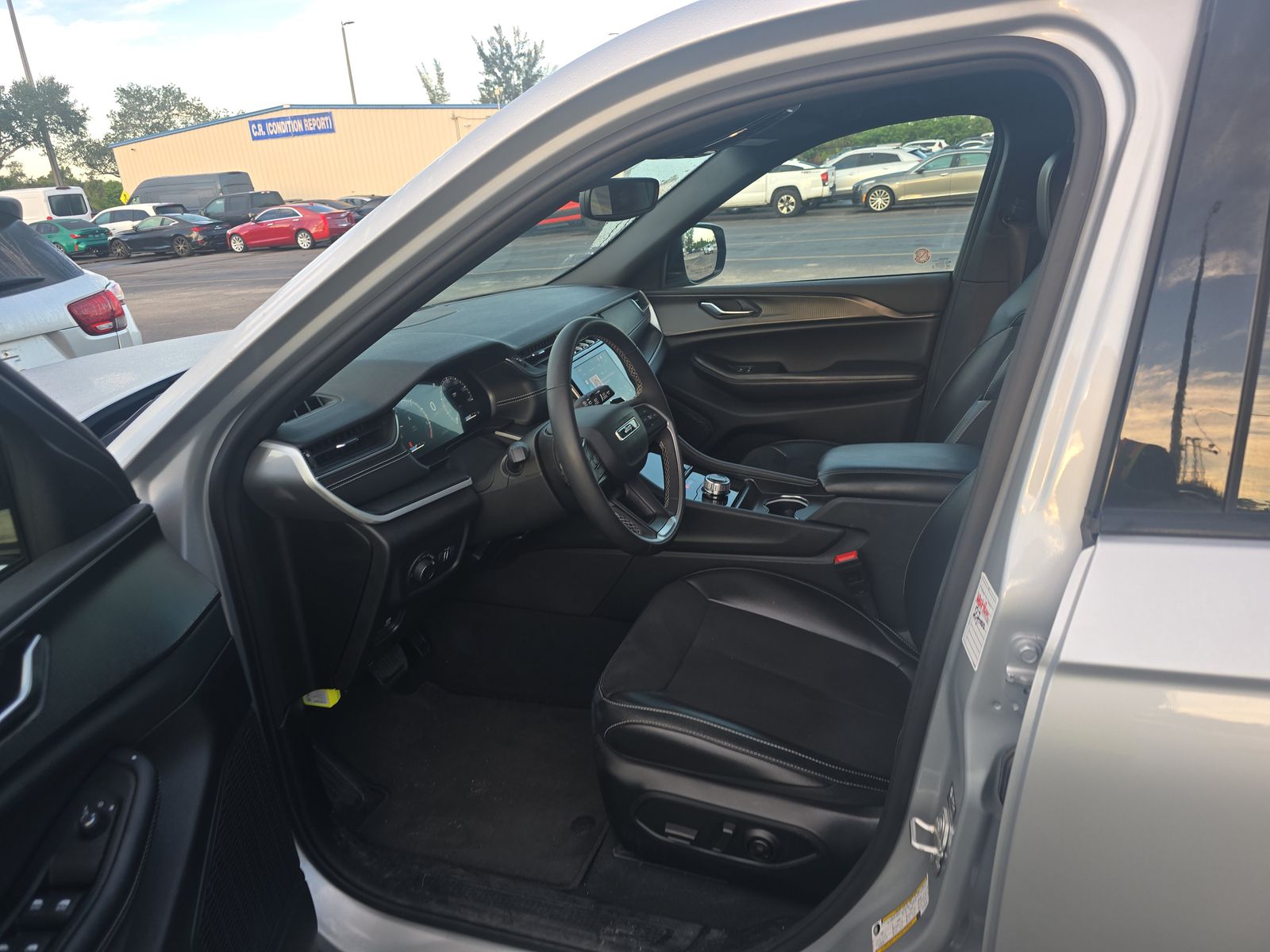 2024 Jeep Grand Cherokee Altitude AWD