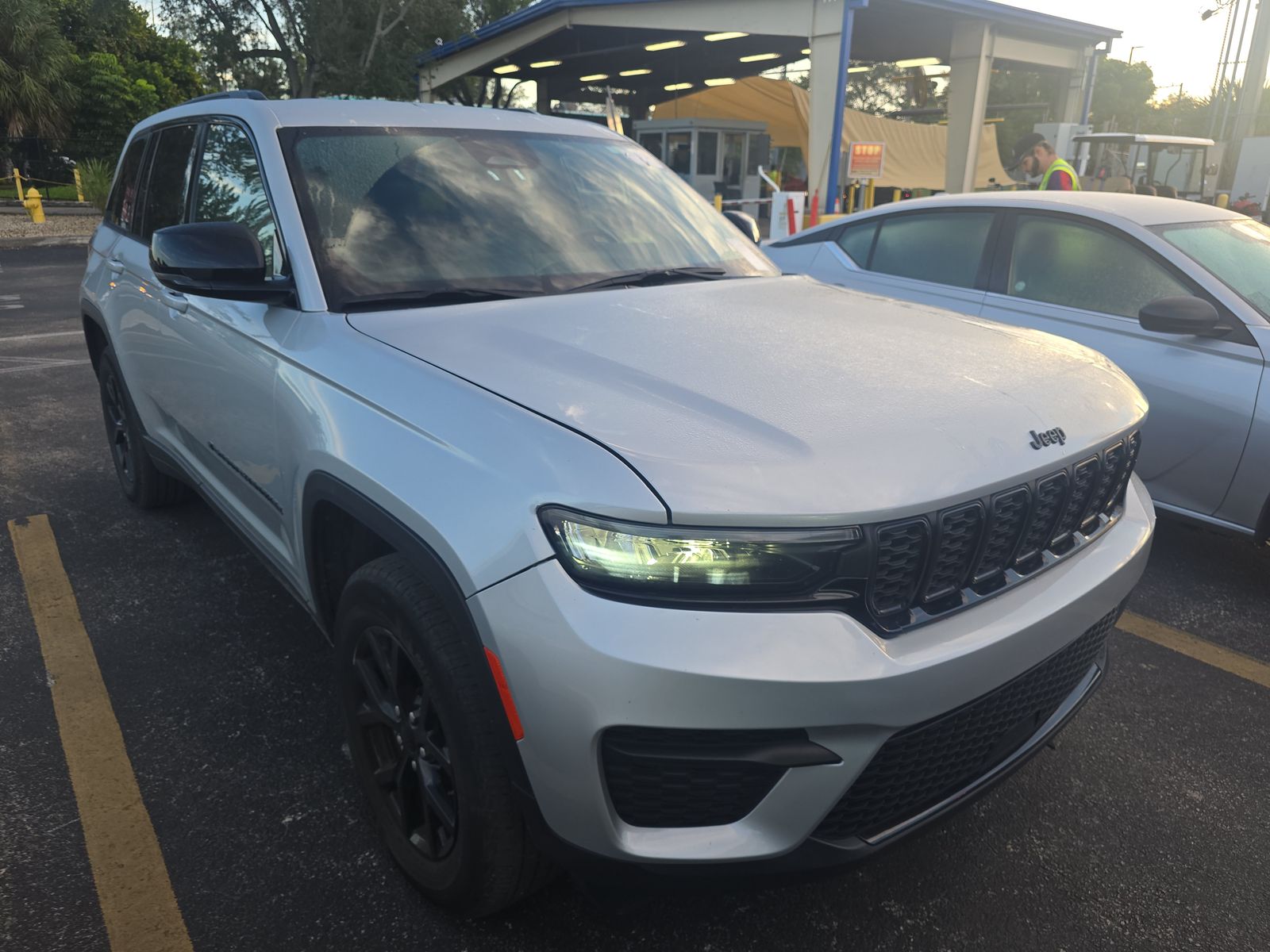 2024 Jeep Grand Cherokee Altitude AWD