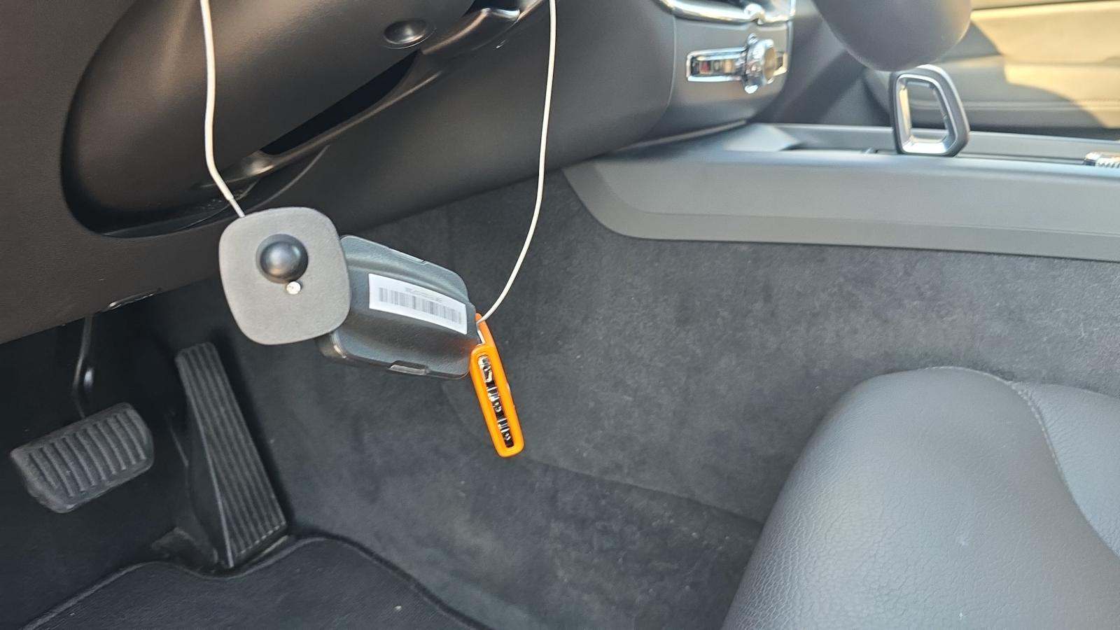 2025 Volvo XC60 B5 Plus AWD