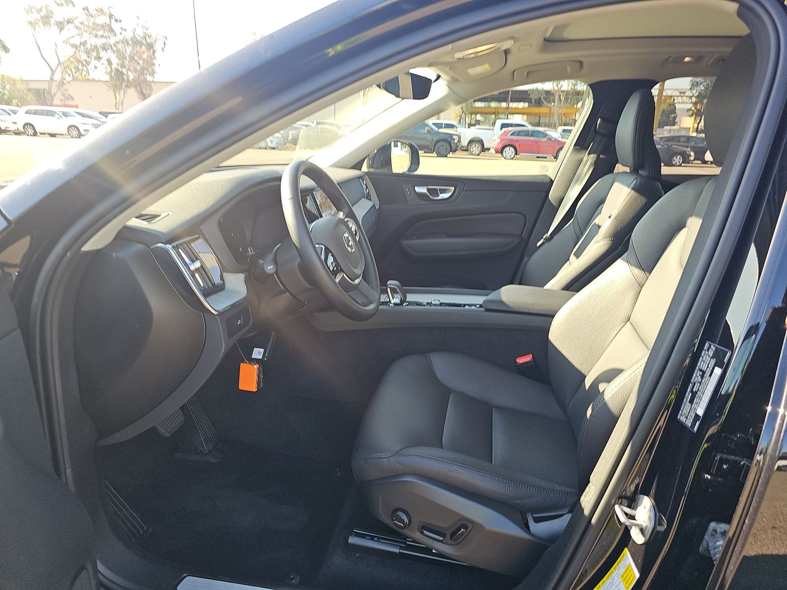 2025 Volvo XC60 B5 Plus AWD