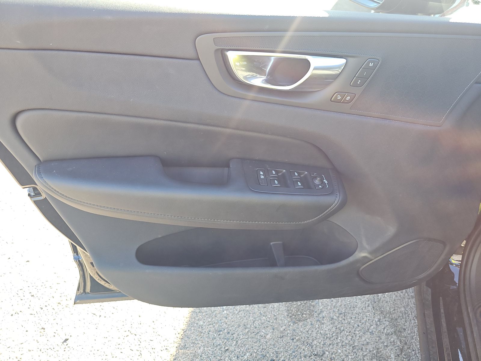 2025 Volvo XC60 B5 Plus AWD