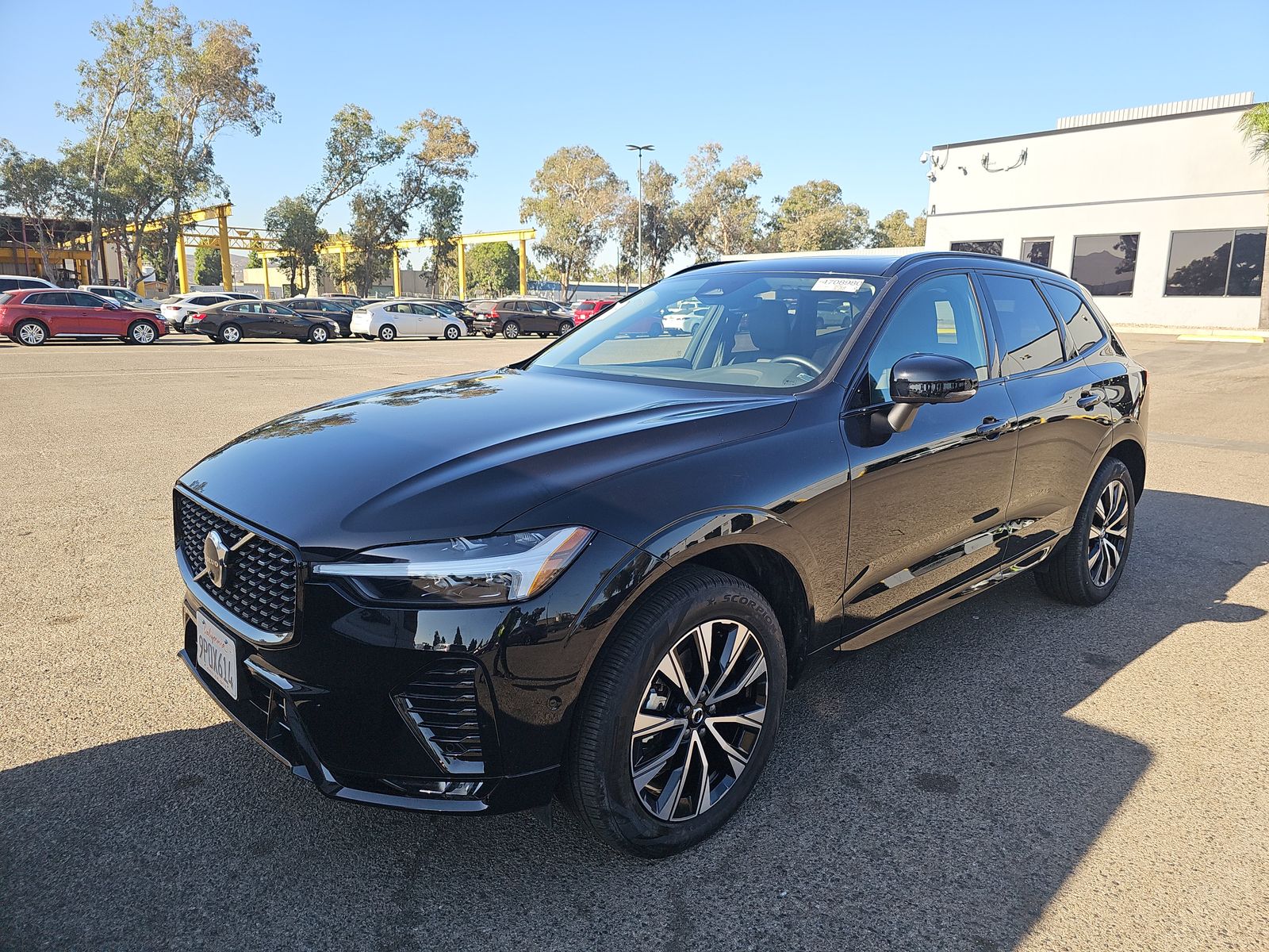 2025 Volvo XC60 B5 Plus AWD