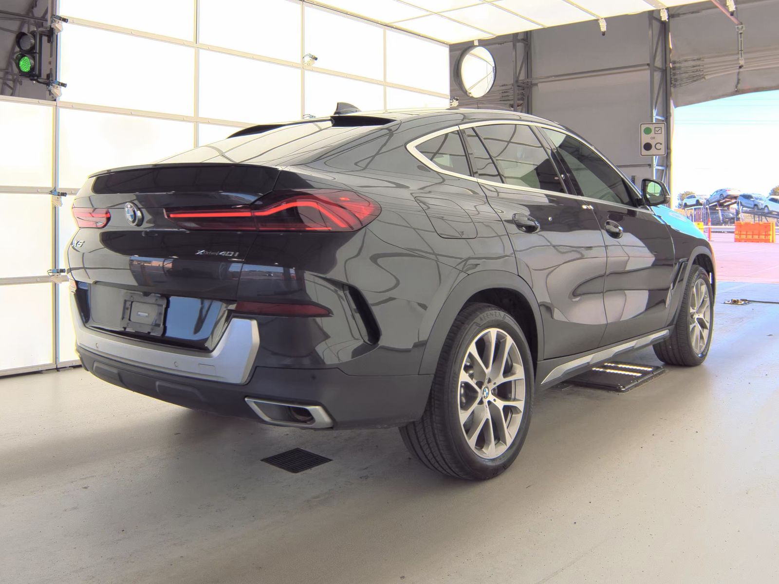 2022 BMW X6 xDrive40i AWD