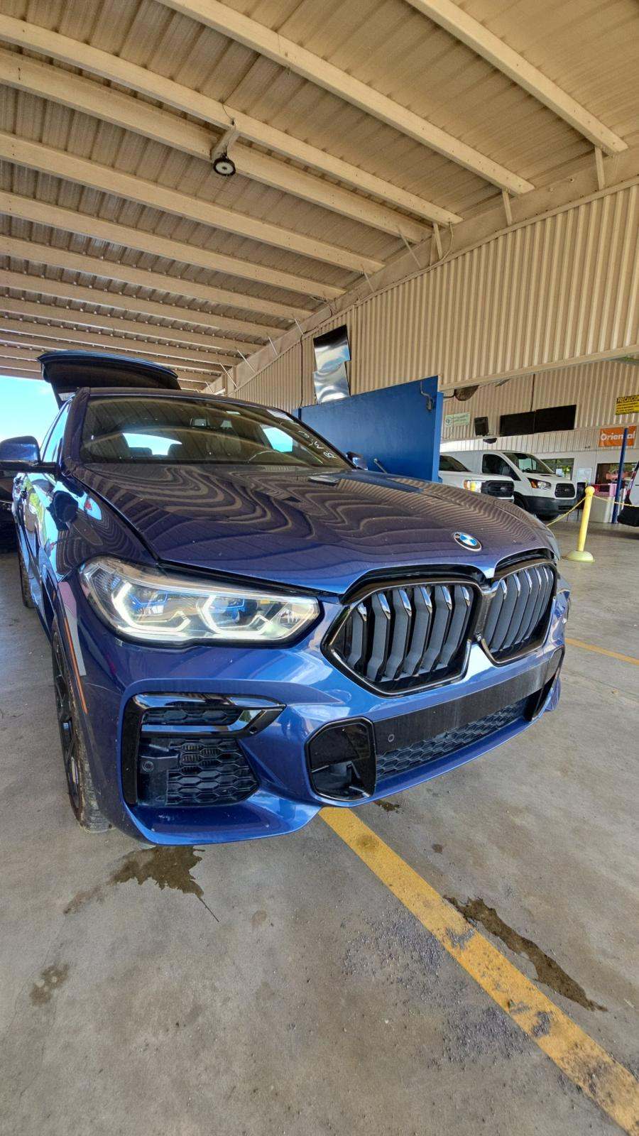 2023 BMW X6 xDrive40i AWD