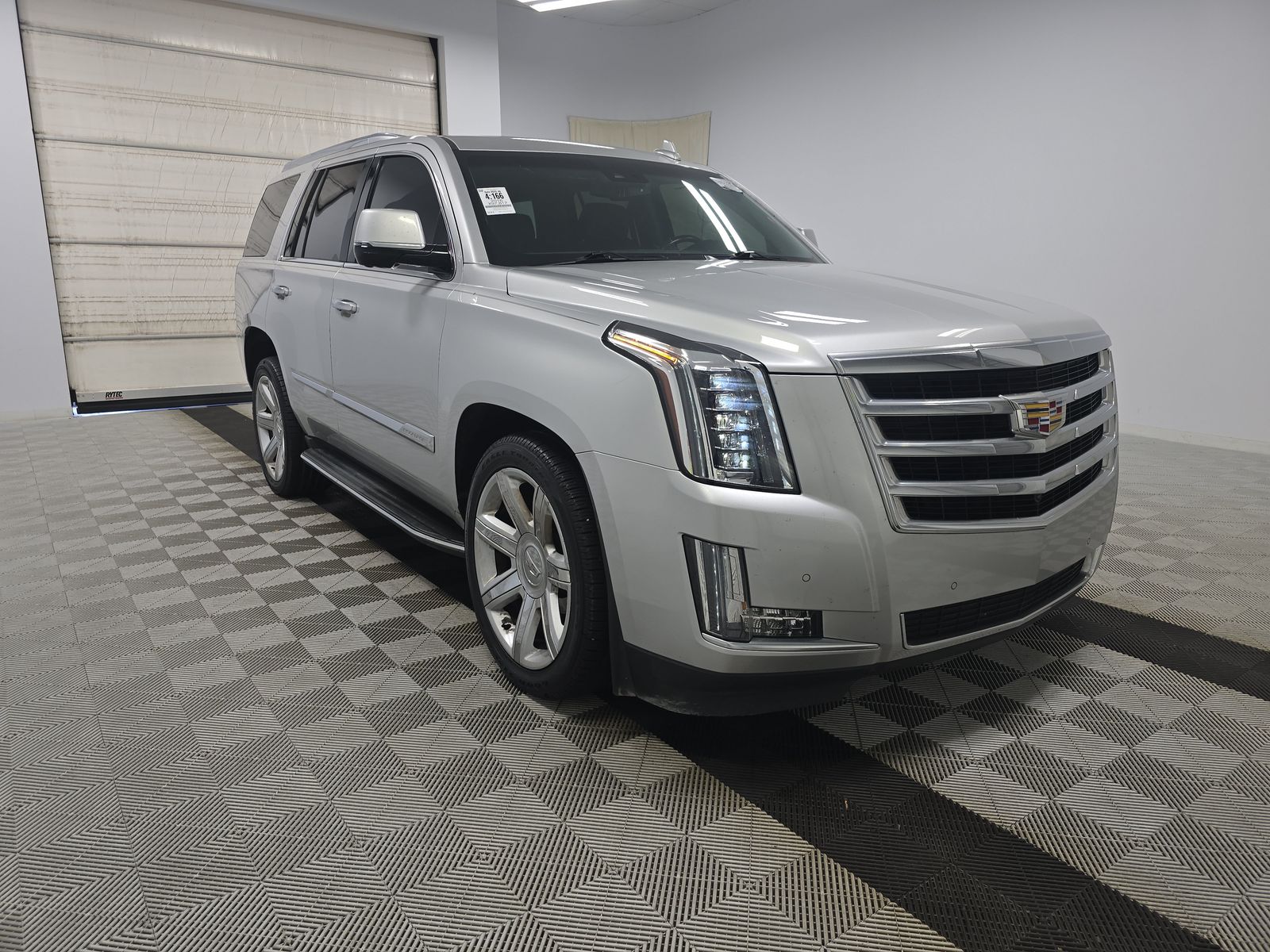 2016 Cadillac Escalade Luxury RWD