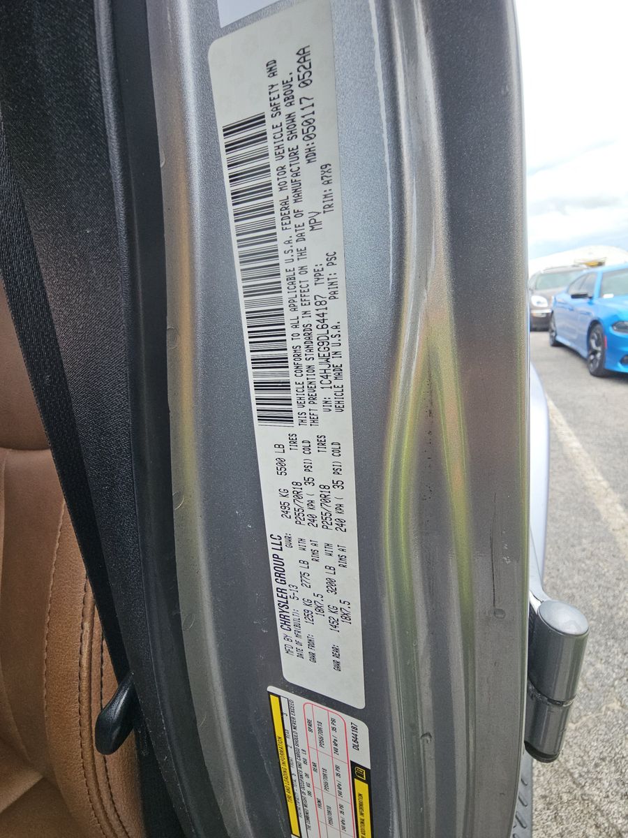 2013 Jeep Wrangler Unlimited Sahara AWD