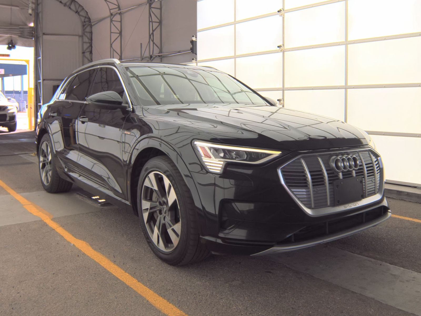 2021 Audi e-tron Premium AWD